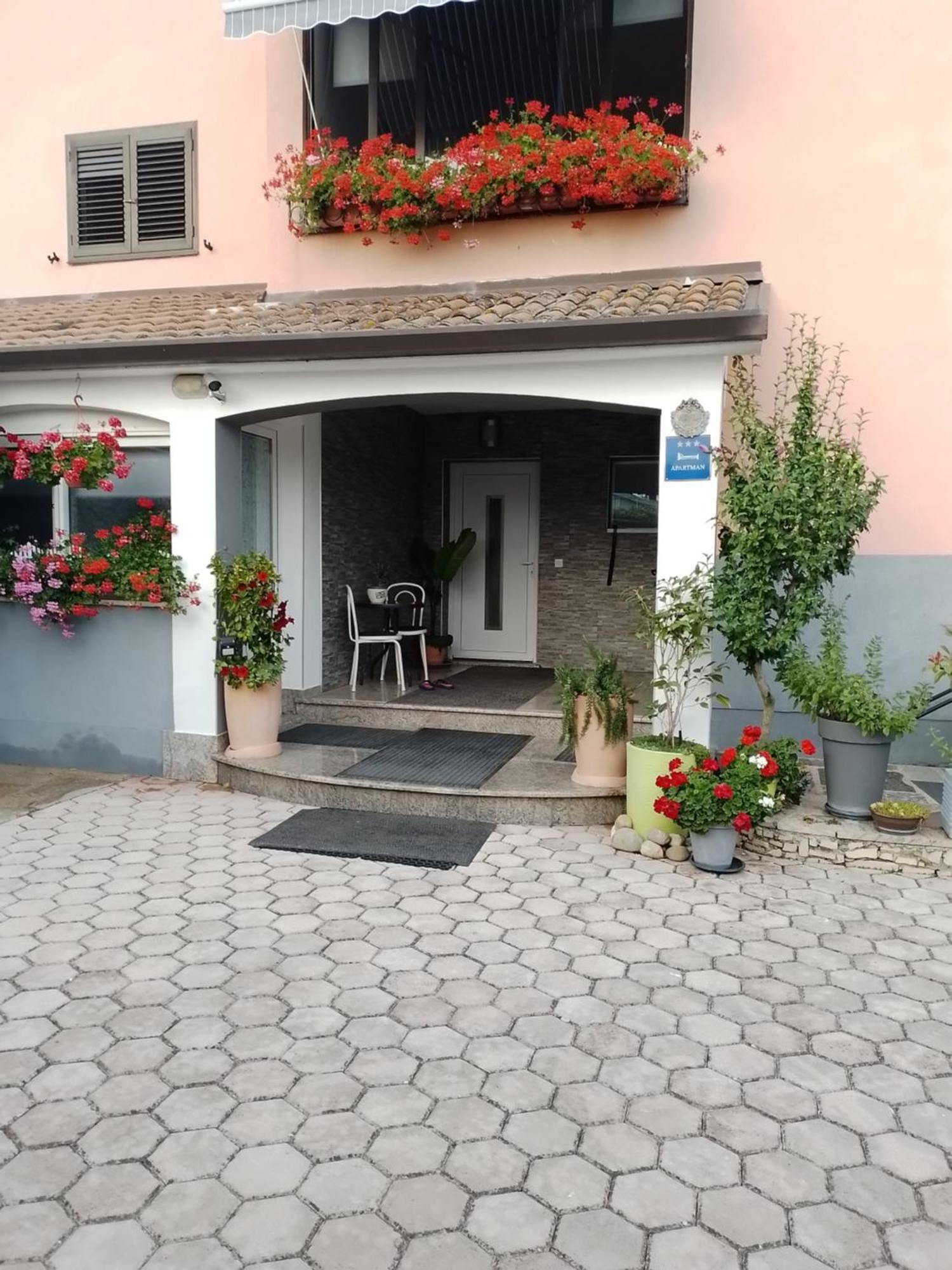 Apartman Olga Umag Luaran gambar